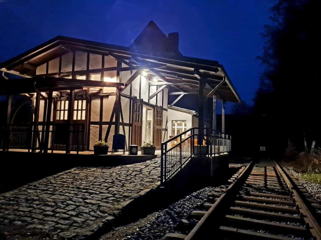 Hotel Museumsbahnhof Ahuette Üxheim Exterior foto